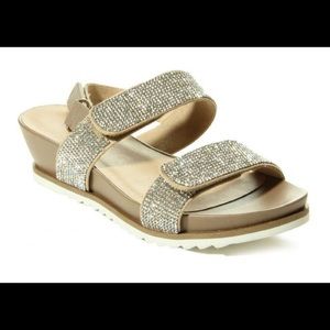 Vaneli Hube Biege Napa Sandals 9 Wide